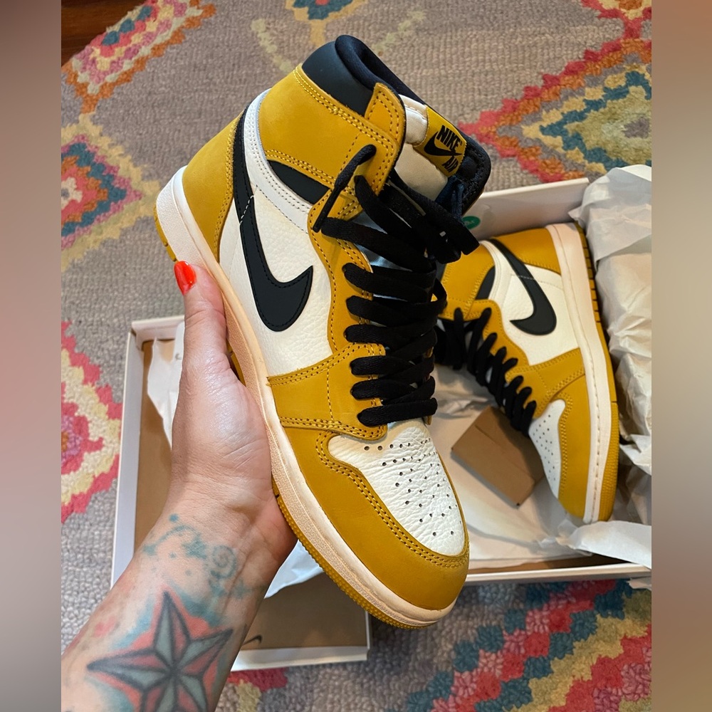 Nike JORDANS  High-Top Sneakers - Picture 2 of 13